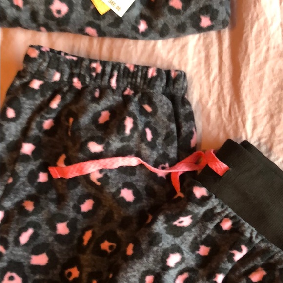 Cuddl duds pajamas - Picture 3 of 4